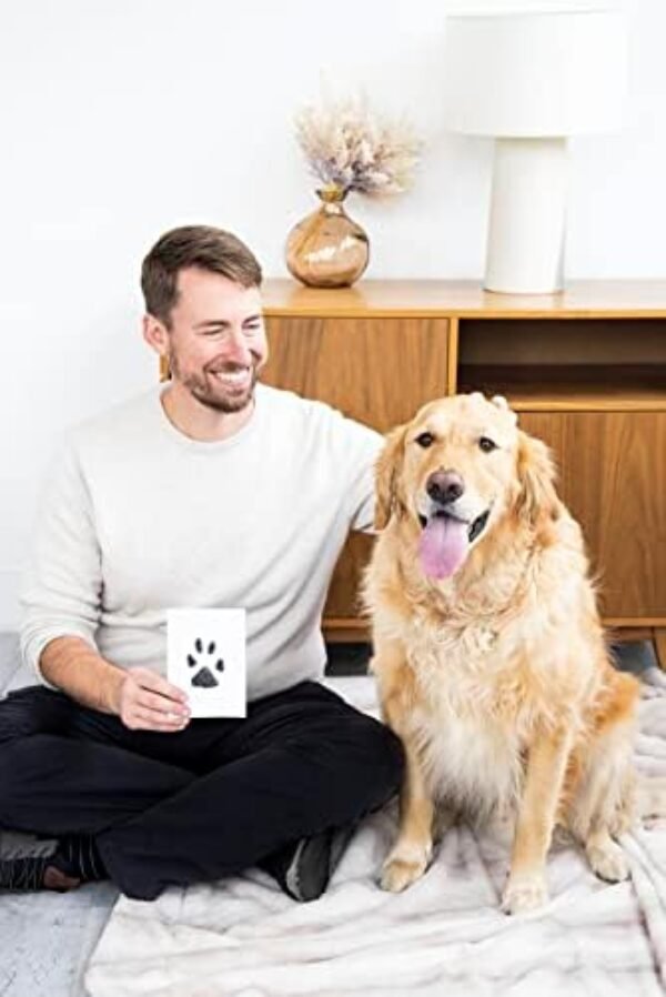 41A8fATrMPL._AC_.jpg Pearhead Pet Clean-Touch Ink Pad, Medium/Large, Black Ink Pad for Cats or Dogs, Pet Owner, Pet Owner Must Have Item, Pet Memory Keepsake, for Medium to Large Pets